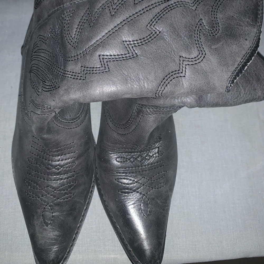 Cowgirl boots size 40